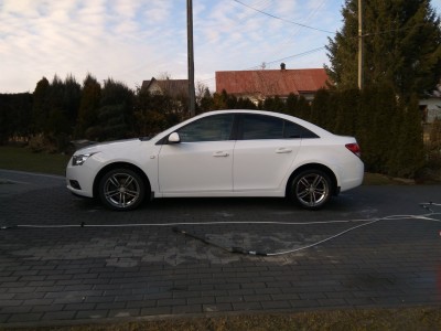 Opony zimowe 225/50R17