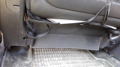 Siedzenie kierowcy z tyłu, gdy jest max opuszczone. Mam pokrowce.